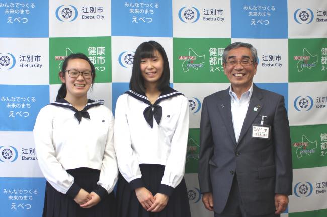 中島さん、鈴木さん、佐々木副市長の写真