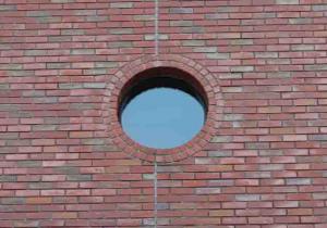 セラミックアートセンターの丸い窓