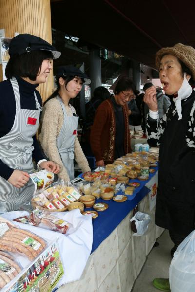 農家のかあさん土曜市