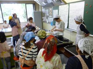 食材使い切りレシピ講習会のようす