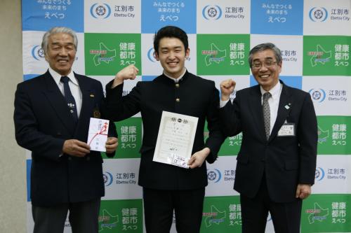 不藤さんと副市長の写真
