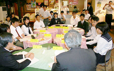 写真:えべつ未来中学生会議の様子