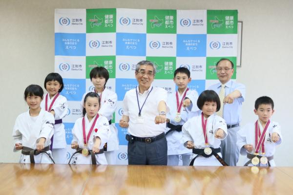 全国大会出場前の野幌空手道スポーツ少年団の写真