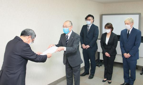 北海道理容生活衛生同業組合江別支部が要望書を提出