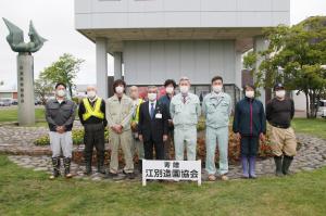 花壇を整備してくださった江別造園協会との記念撮影