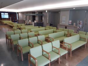 市立病院椅子3