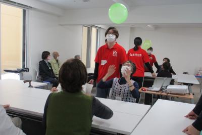 介護予防イベント「風船バレー」