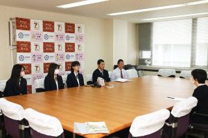 とわの森三愛高等学校生徒①