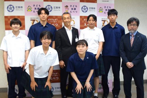 表敬の様子①