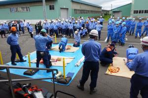 北海鋼機㈱とNS北海製線㈱清掃活動と避難訓練2