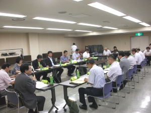 写真：第8回行政審議会の様子その1