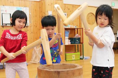 よつば保育園　お餅つき