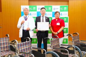 2025 株式会社将軍ジャパン 車いす寄贈