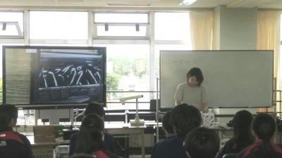 生徒が出前事業を受けている様子②