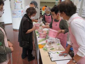 野菜計量体験の様子