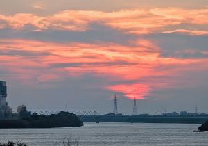 石狩川と千歳川合流付近の夕やけ