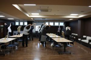 頭と身体を使った体操