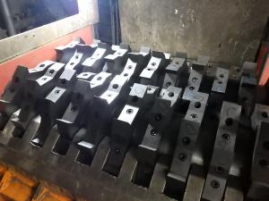 粗破砕機