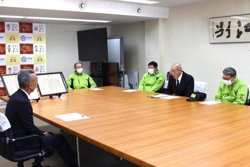 表敬訪問の様子