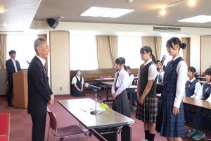全国中学校体育大会に出場する生徒が表敬訪問3