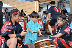 ココルクえべつでこども盆踊りが開催 ①和太鼓体験