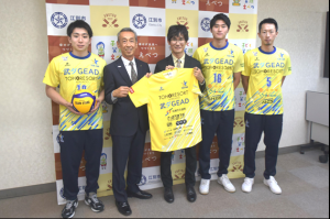 北海道イエロースターズの役員・選手が表敬訪問しました